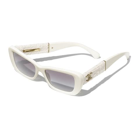 CHANEL 5514 Rectangle Sunglasses .